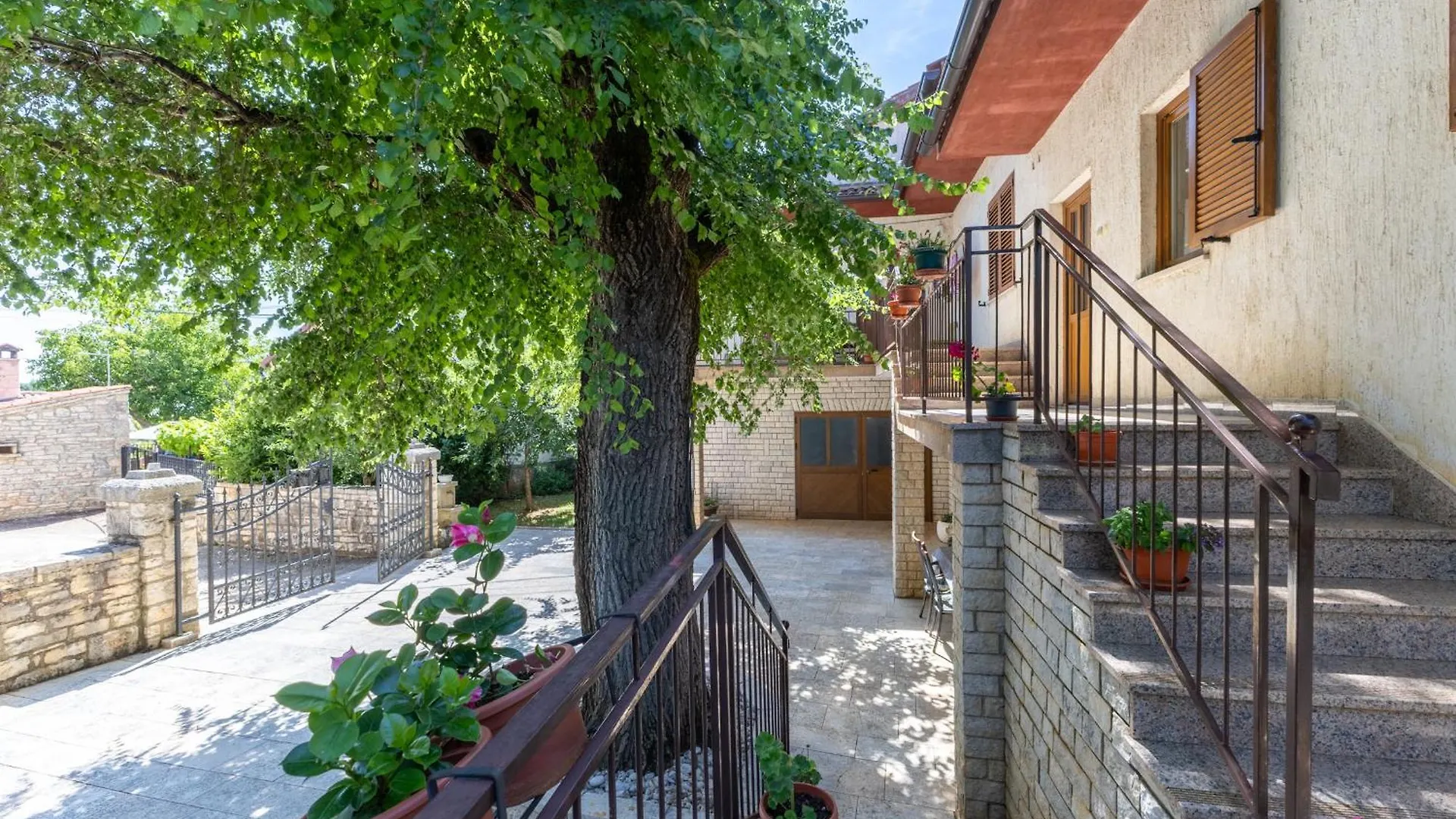 Apartments Mirjana Matohanci
